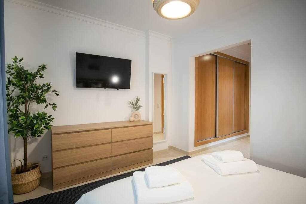 Modern 3Br Apt W/ Lg Terrace, Bbq, Ac & Parking Tavira Exterior foto